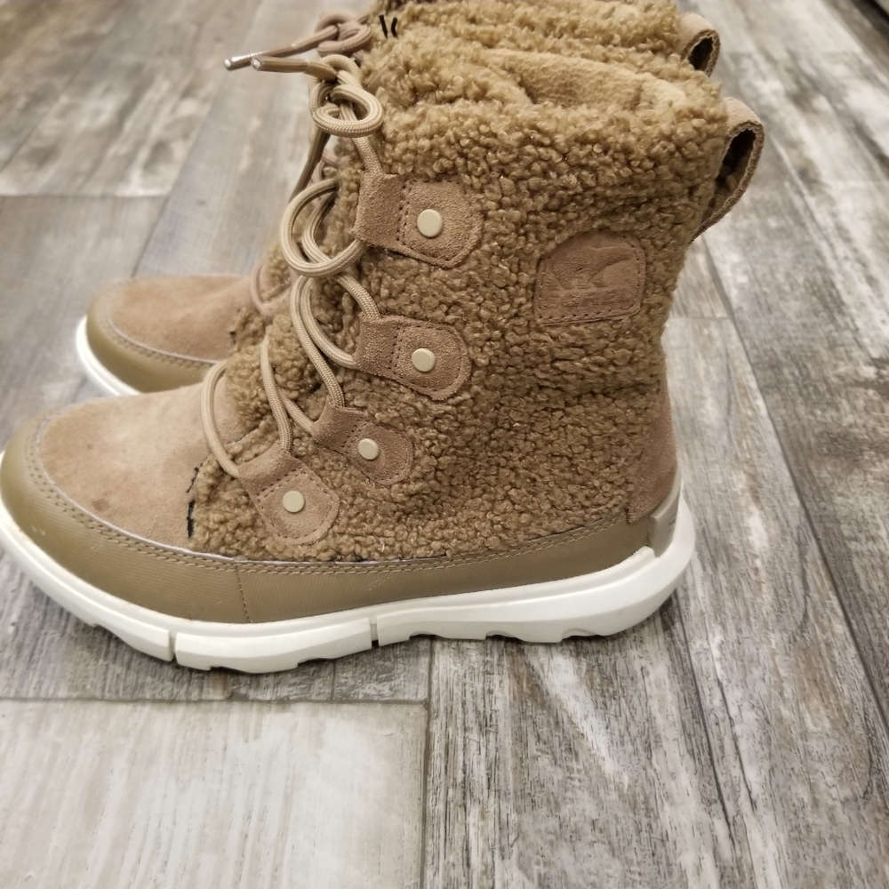 Sorel Explorer ll Joan Size 5 Tan Granola Girl Hiking Camping Fall Fashion